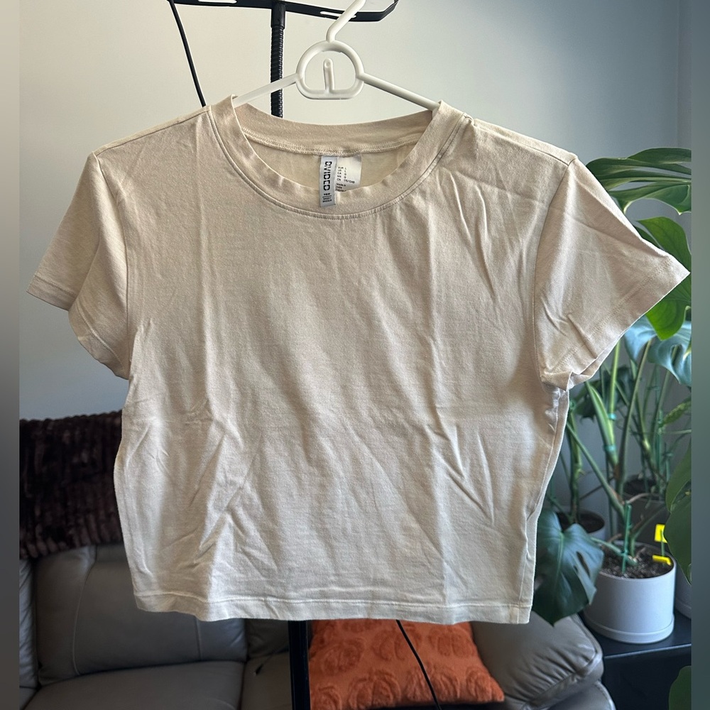 H&M Cream Cropped Tee